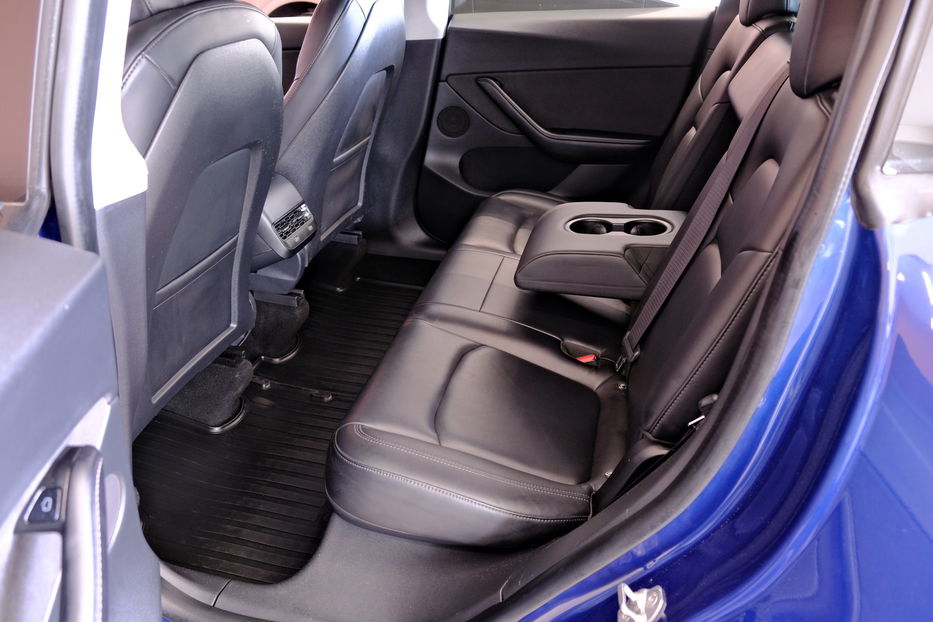 Продам Tesla Model Y Dual Motor Long Range 2021 года в Одессе