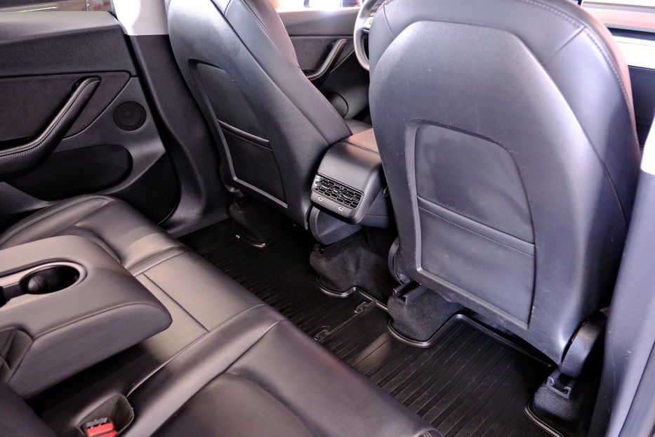 Продам Tesla Model Y Dual Motor Long Range 2021 года в Одессе