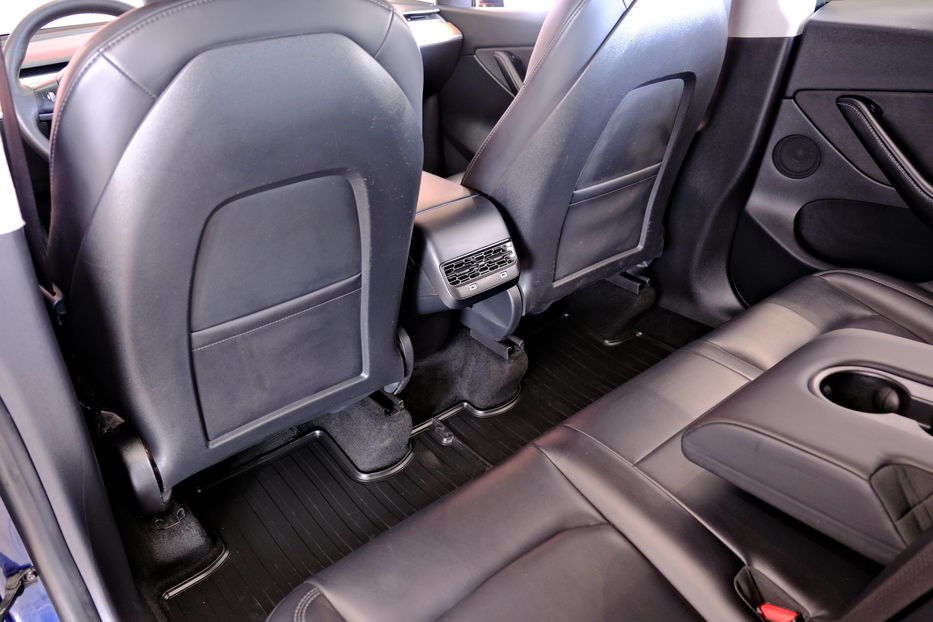 Продам Tesla Model Y Dual Motor Long Range 2021 года в Одессе