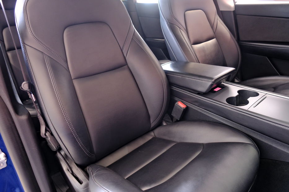 Продам Tesla Model Y Dual Motor Long Range 2021 года в Одессе