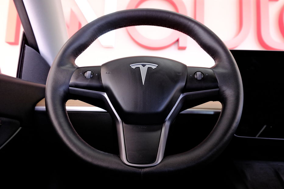 Продам Tesla Model Y Dual Motor Long Range 2021 года в Одессе