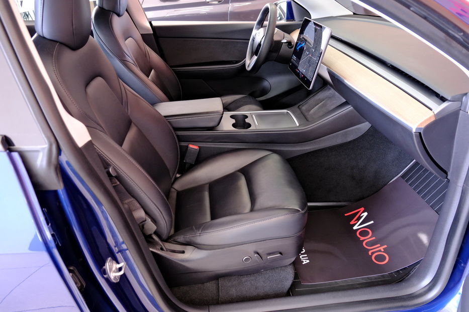 Продам Tesla Model Y Dual Motor Long Range 2021 года в Одессе