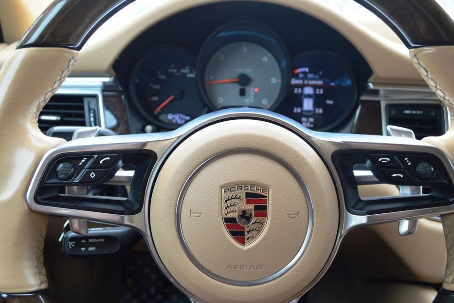 Продам Porsche Macan 2015 года в Одессе