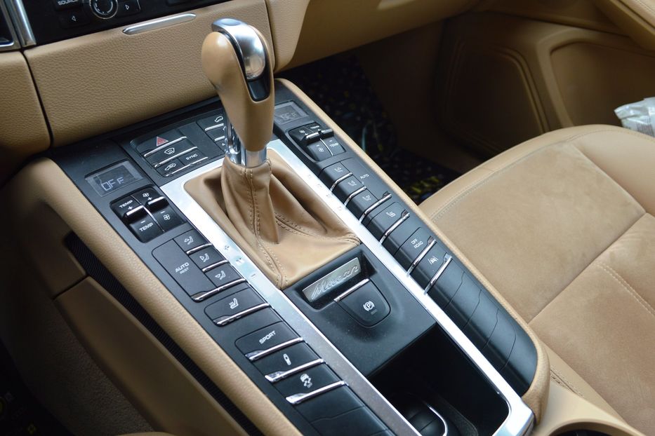 Продам Porsche Macan 2015 года в Одессе