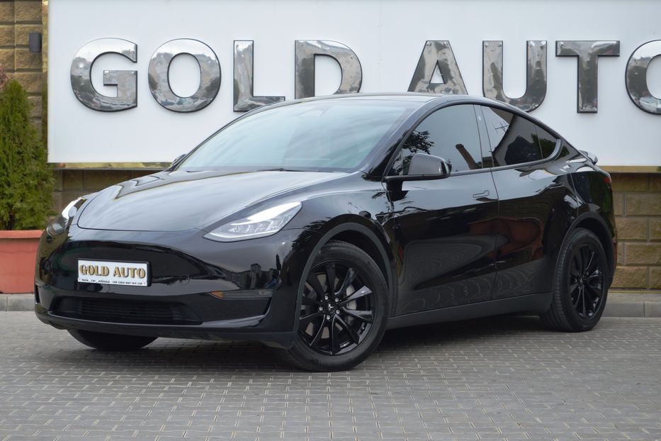 Продам Tesla Model Y 2022 года в Одессе