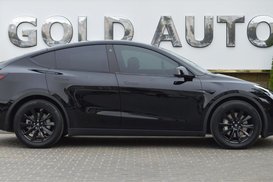 Продам Tesla Model Y 2022 года в Одессе