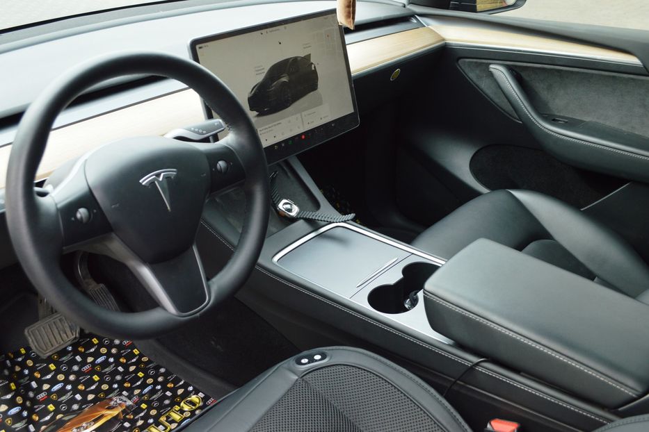 Продам Tesla Model Y 2022 года в Одессе