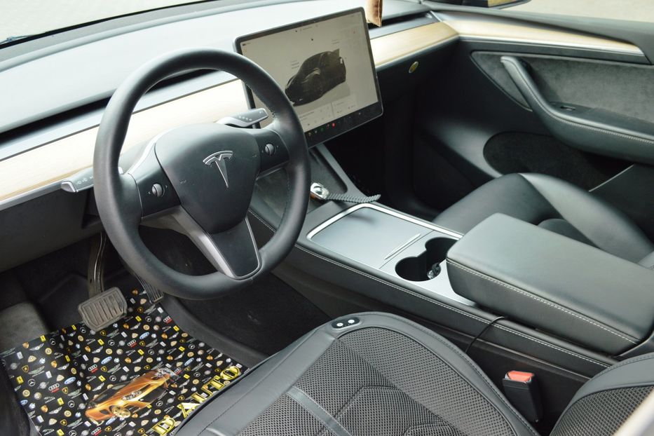 Продам Tesla Model Y 2022 года в Одессе
