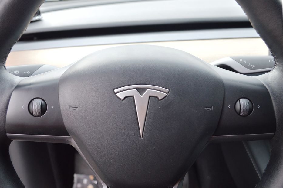 Продам Tesla Model Y 2022 года в Одессе