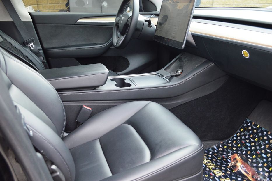 Продам Tesla Model Y 2022 года в Одессе