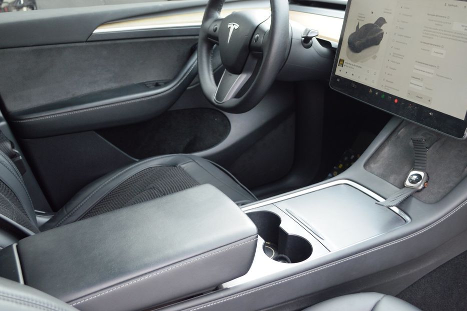 Продам Tesla Model Y 2022 года в Одессе