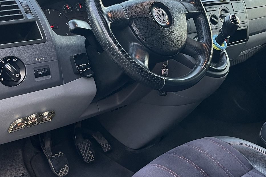 Продам Volkswagen T5 (Transporter) пасс. 1,9 TDI 2008 года в Николаеве
