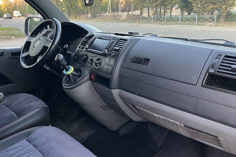 Продам Volkswagen T5 (Transporter) пасс. 1,9 TDI 2008 года в Николаеве