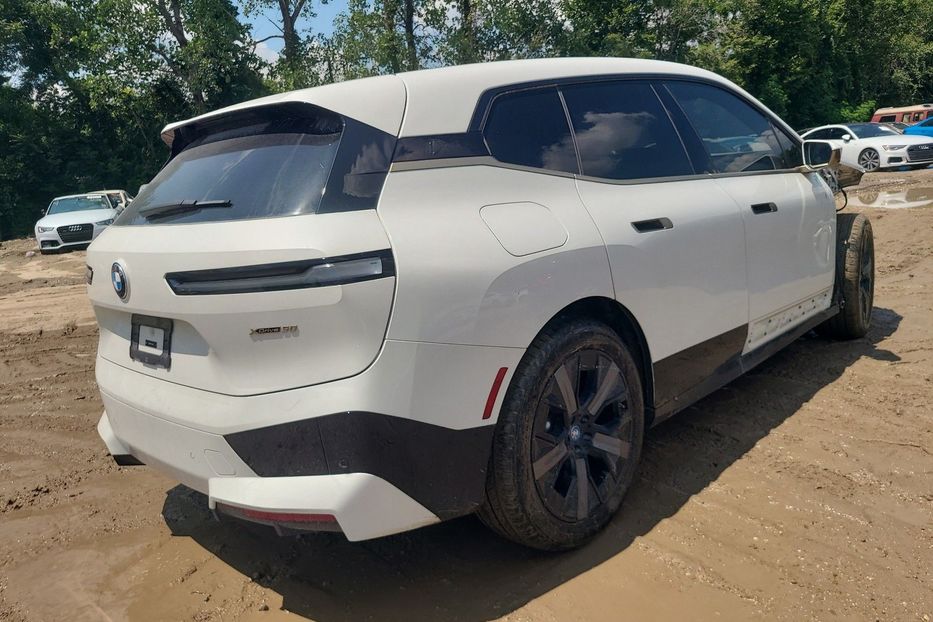 Продам BMW iX Продається в дорозі 2025 года в Черновцах