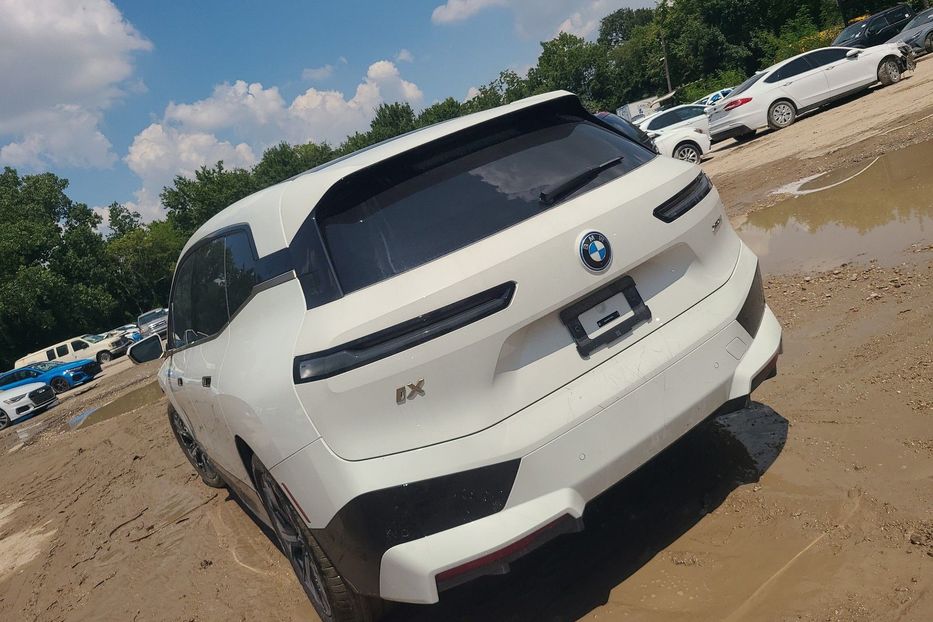 Продам BMW iX Продається в дорозі 2025 года в Черновцах