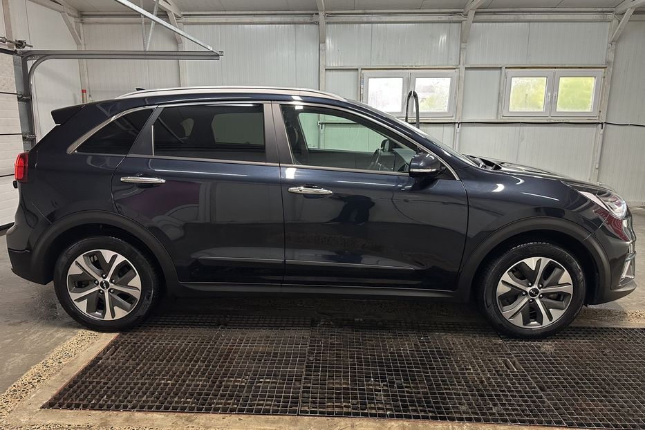 Продам Kia Niro 64 кВт Макс. комплектаціяЛюк 2022 года в Львове