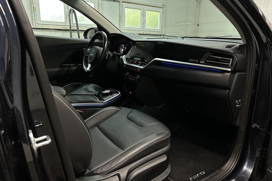 Продам Kia Niro 64 кВт Макс. комплектаціяЛюк 2022 года в Львове
