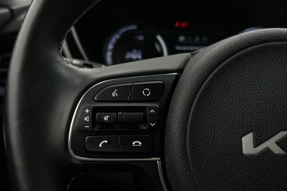 Продам Kia Niro 64 кВт Макс. комплектаціяЛюк 2022 года в Львове