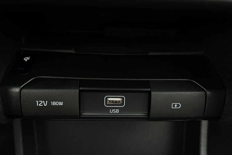 Продам Kia Niro 64 кВт Макс. комплектаціяЛюк 2022 года в Львове