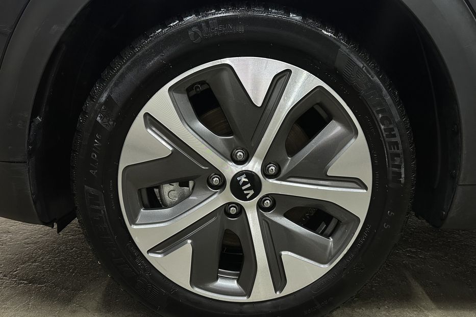 Продам Kia Niro Niro 64 кВт Макс. комплектація 2020 года в Львове
