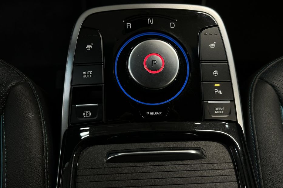Продам Kia Niro Niro 64 кВт Макс. комплектація 2020 года в Львове