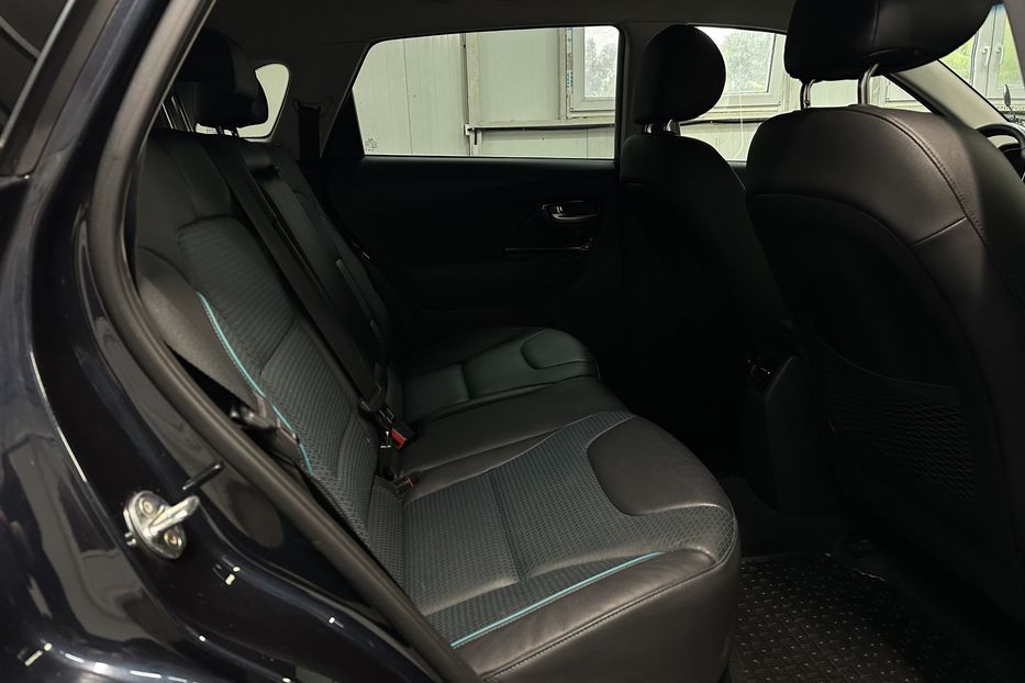 Продам Kia Niro Niro 64 кВт Макс. комплектація 2020 года в Львове