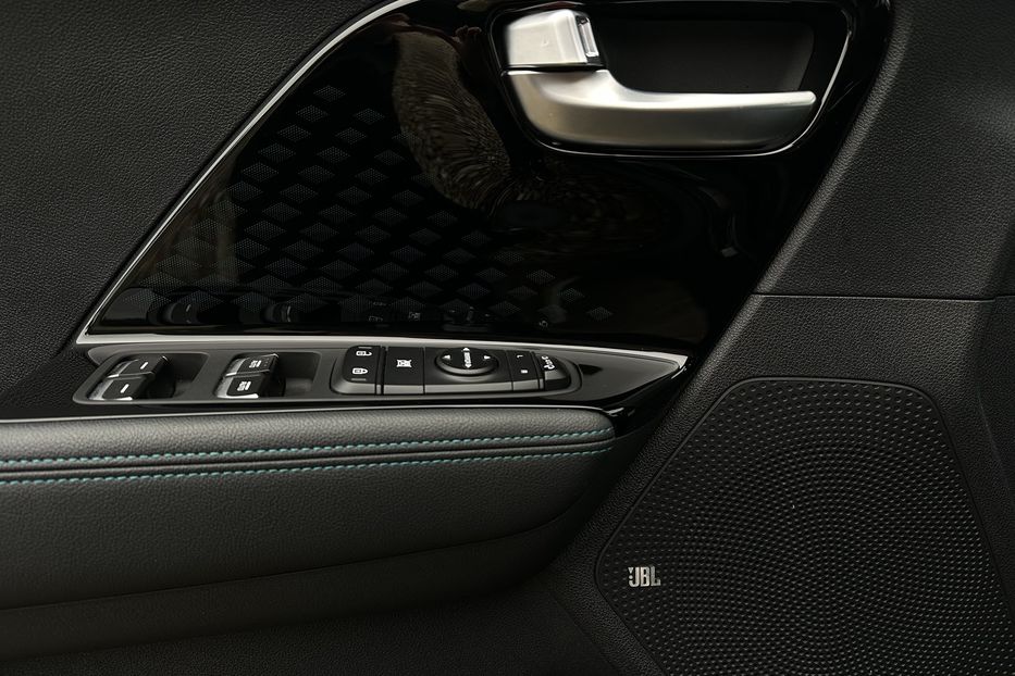 Продам Kia Niro Niro 64 кВт Макс. комплектація 2020 года в Львове