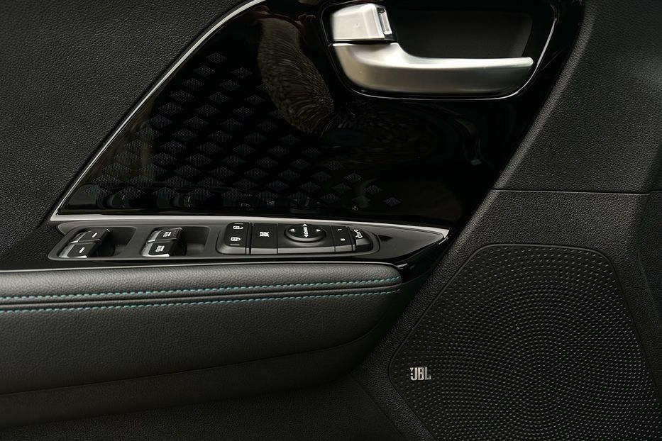 Продам Kia Niro Niro 64 кВт Макс. комплектація 2020 года в Львове