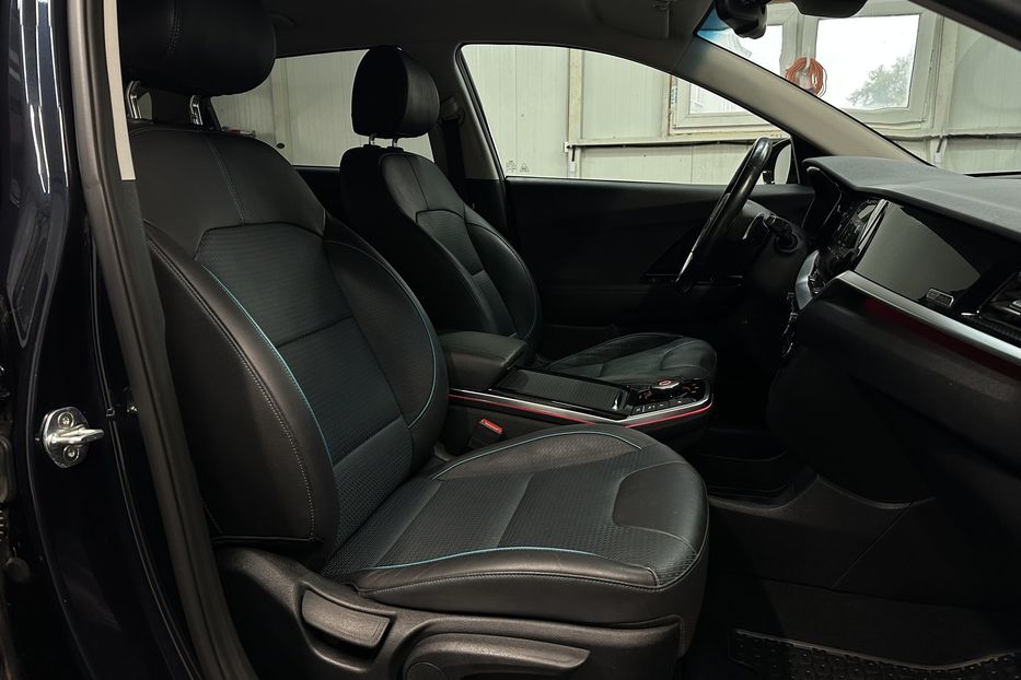 Продам Kia Niro Niro 64 кВт Макс. комплектація 2020 года в Львове