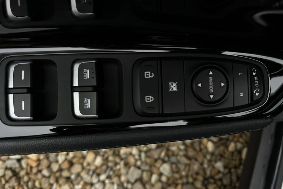 Продам Kia Niro Niro 64 кВт Макс. комплектація 2020 года в Львове