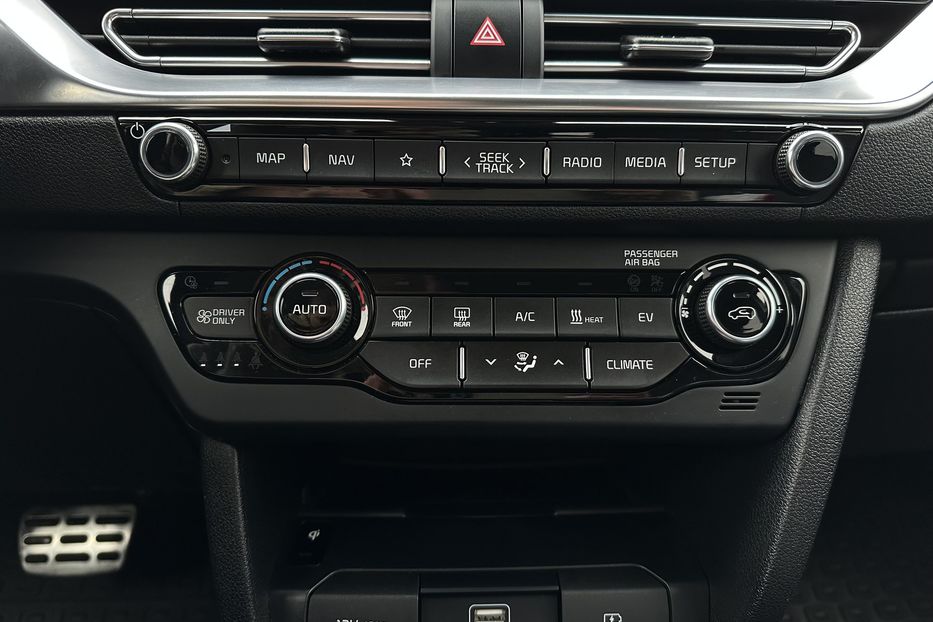 Продам Kia Niro Niro 64 кВт Макс. комплектація 2020 года в Львове
