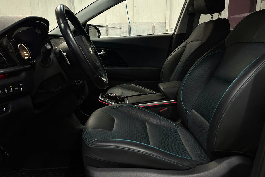 Продам Kia Niro Niro 64 кВт Макс. комплектація 2020 года в Львове