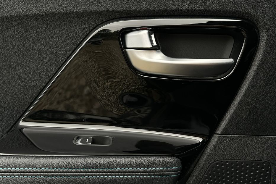 Продам Kia Niro Niro 64 кВт Макс. комплектація 2020 года в Львове