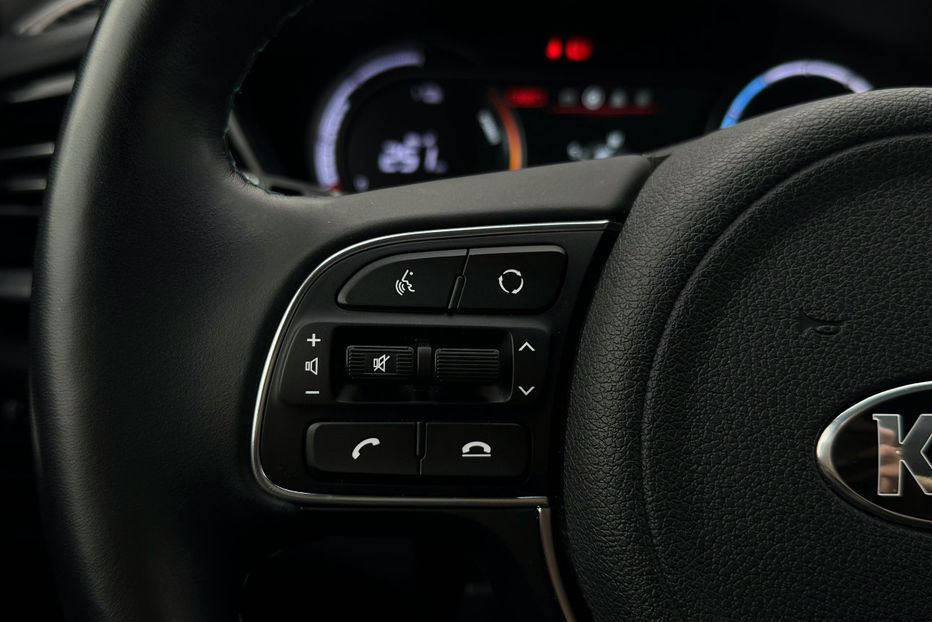 Продам Kia Niro Niro 64 кВт Макс. комплектація 2020 года в Львове