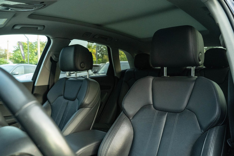 Продам Audi Q5 Premium Plus 2018 года в Черновцах