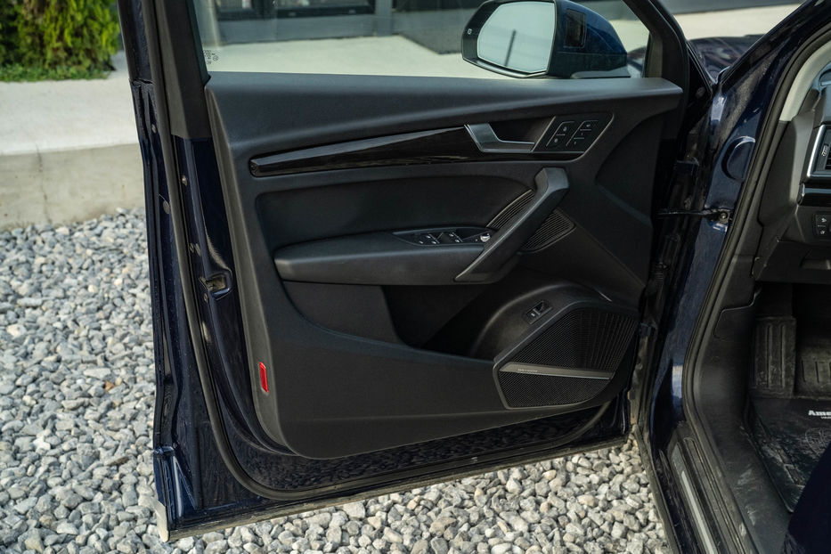 Продам Audi Q5 Premium Plus 2018 года в Черновцах