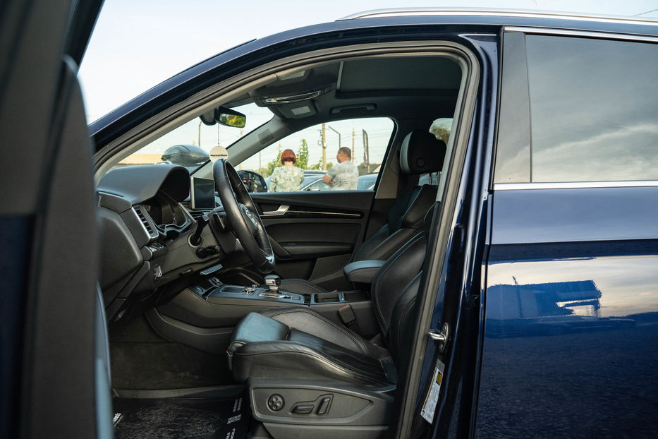 Продам Audi Q5 Premium Plus 2018 года в Черновцах