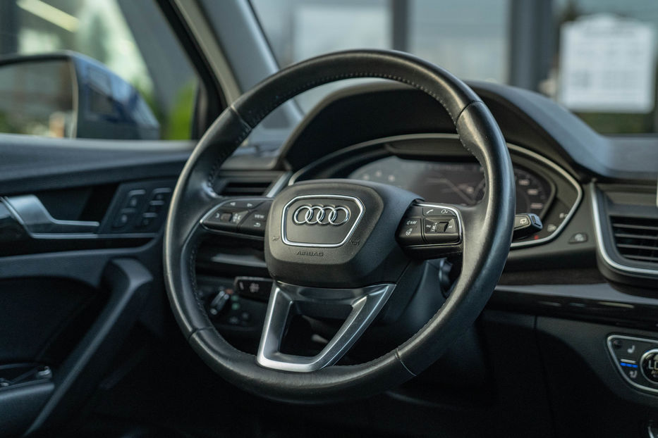 Продам Audi Q5 Premium Plus 2018 года в Черновцах