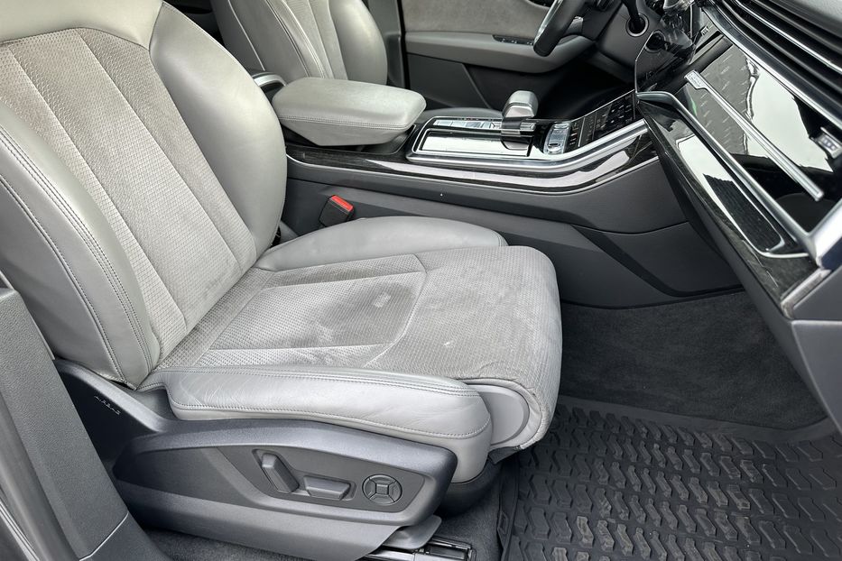 Продам Audi Q8 S-Line Quattro 2018 года в Киеве