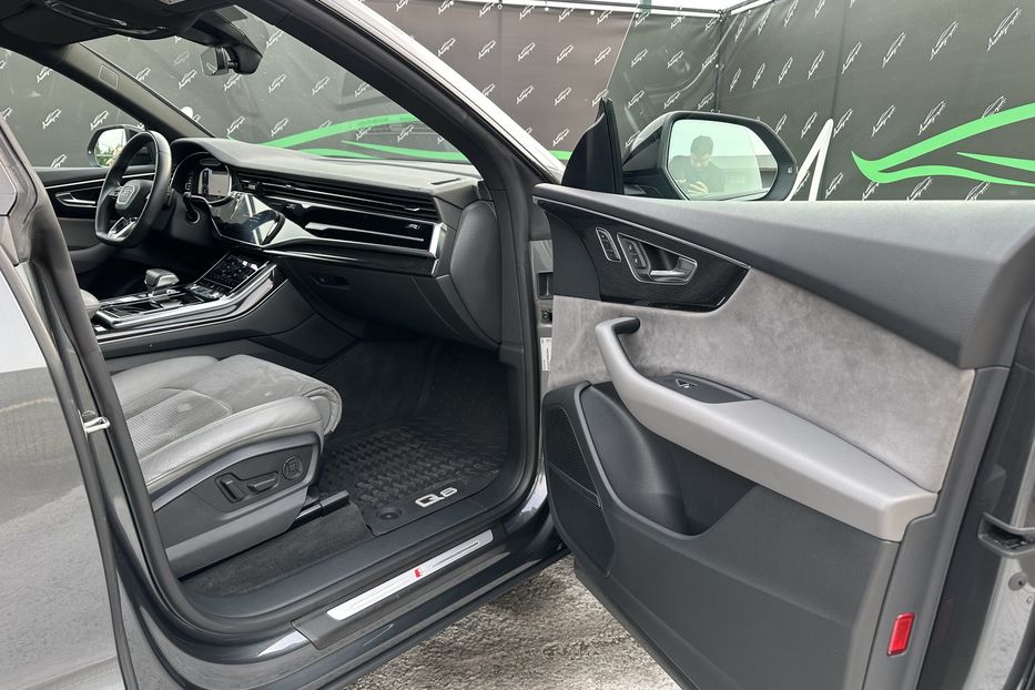 Продам Audi Q8 S-Line Quattro 2018 года в Киеве