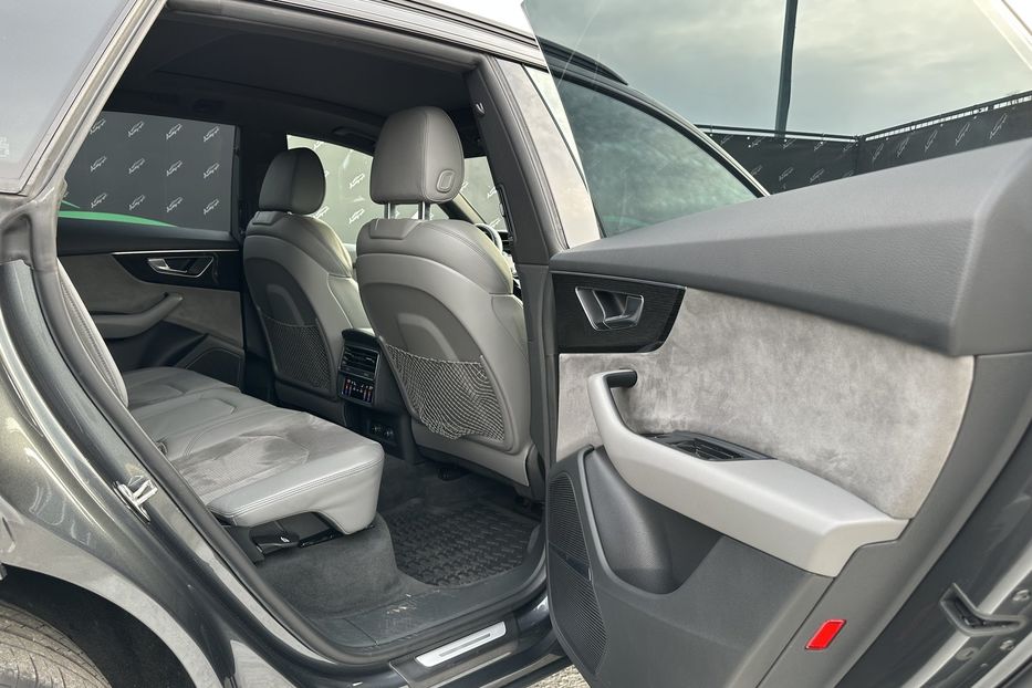 Продам Audi Q8 S-Line Quattro 2018 года в Киеве