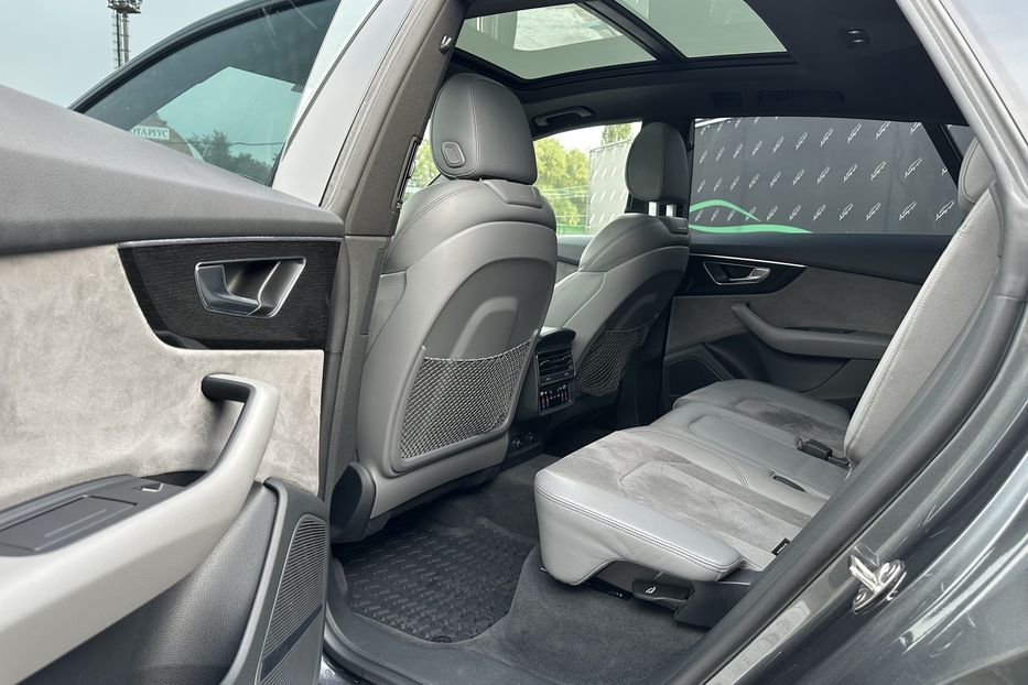 Продам Audi Q8 S-Line Quattro 2018 года в Киеве