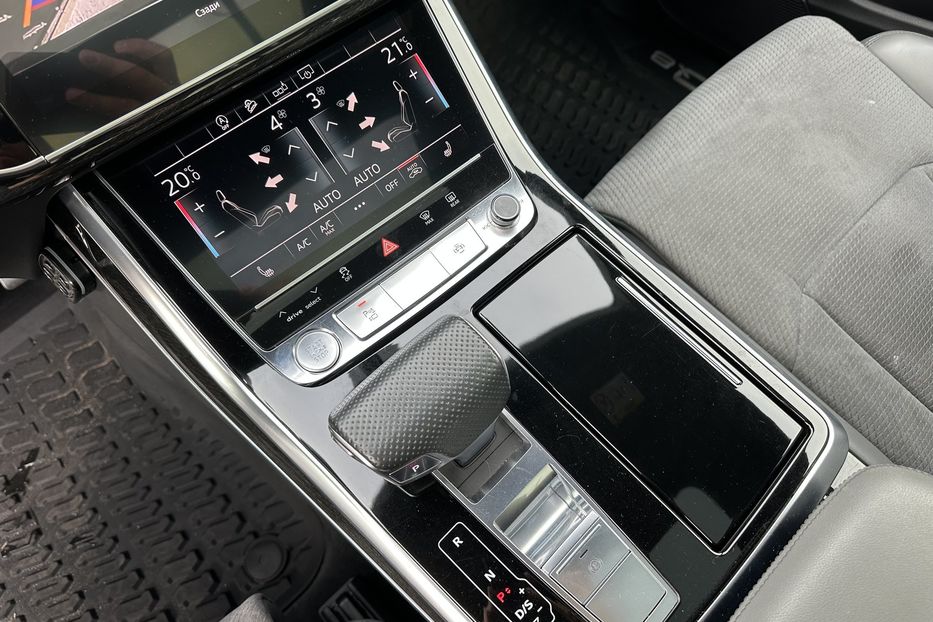 Продам Audi Q8 S-Line Quattro 2018 года в Киеве