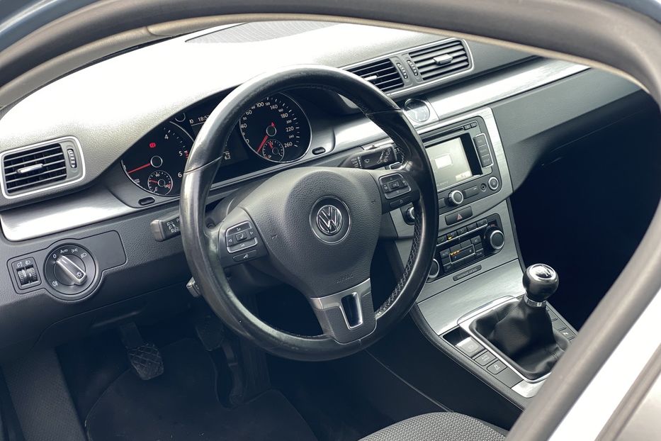 Продам Volkswagen Passat B7 2011 года в Луцке