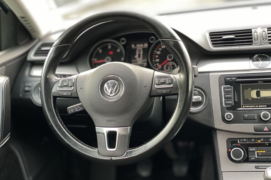 Продам Volkswagen Passat B7 2011 года в Луцке