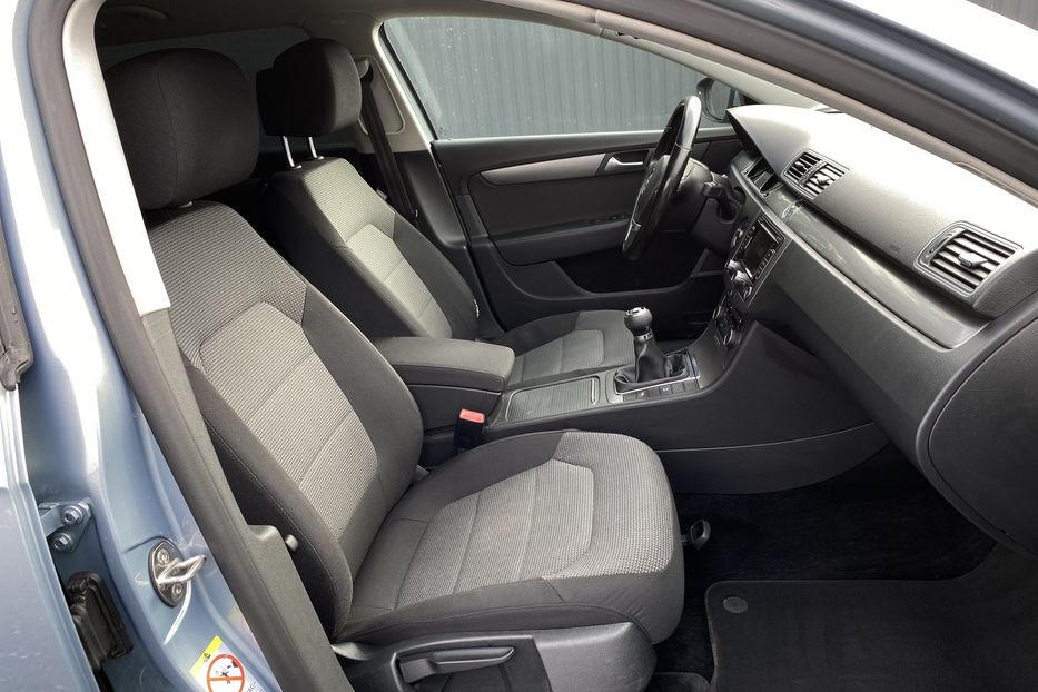 Продам Volkswagen Passat B7 2011 года в Луцке