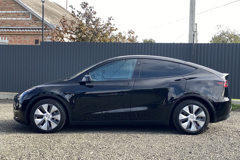 Продам Tesla Model Y 2022 года в Луцке