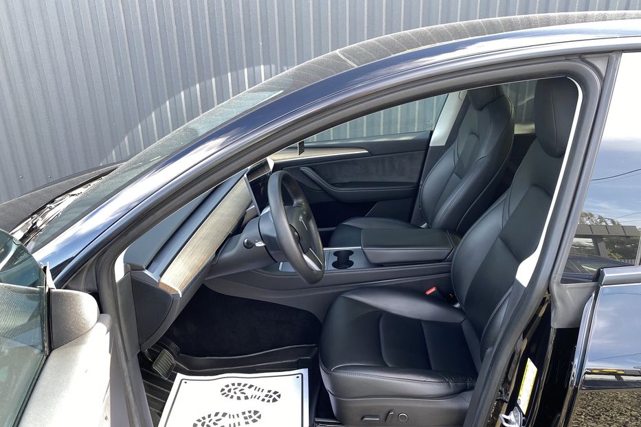 Продам Tesla Model Y 2022 года в Луцке