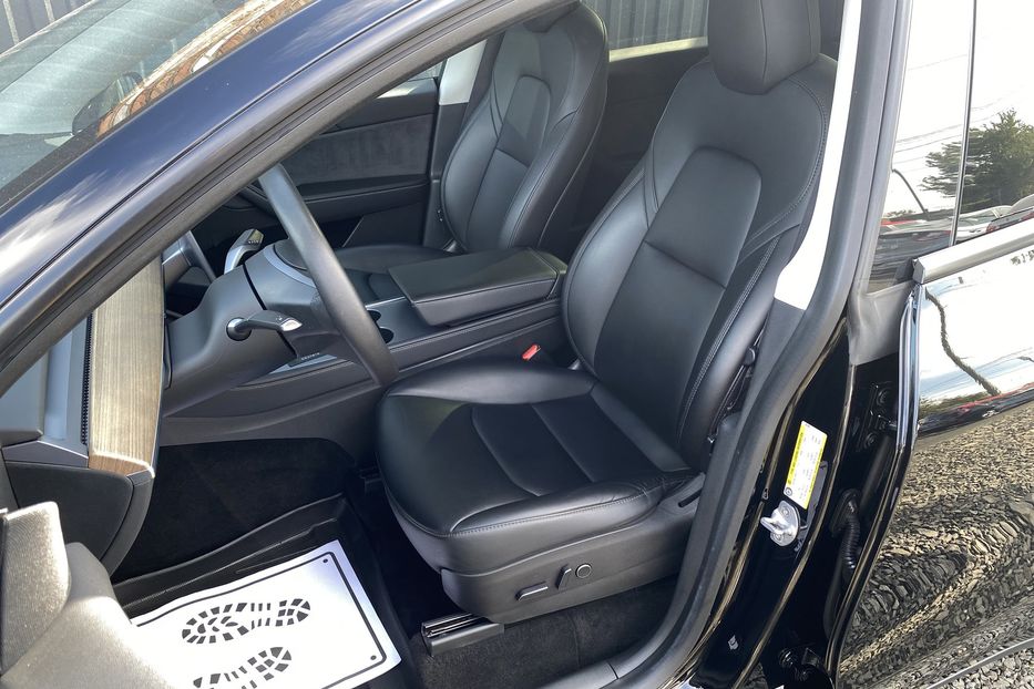 Продам Tesla Model Y 2022 года в Луцке