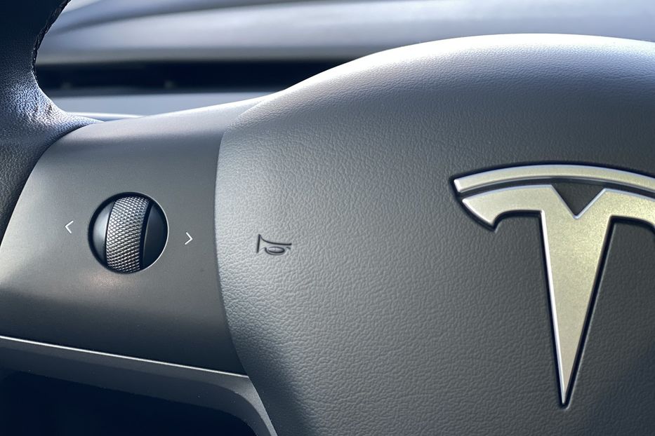 Продам Tesla Model Y 2022 года в Луцке
